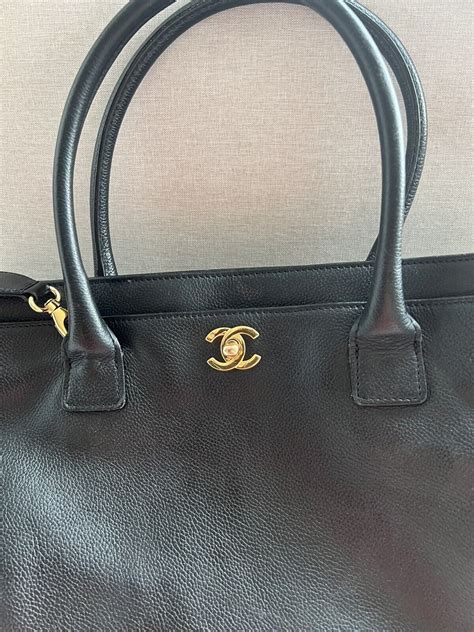 chanel caviar executive cerf tote black